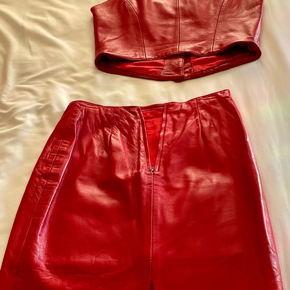 Soft Beautiful Red Leather 3 pieces - Picture 4 of 9